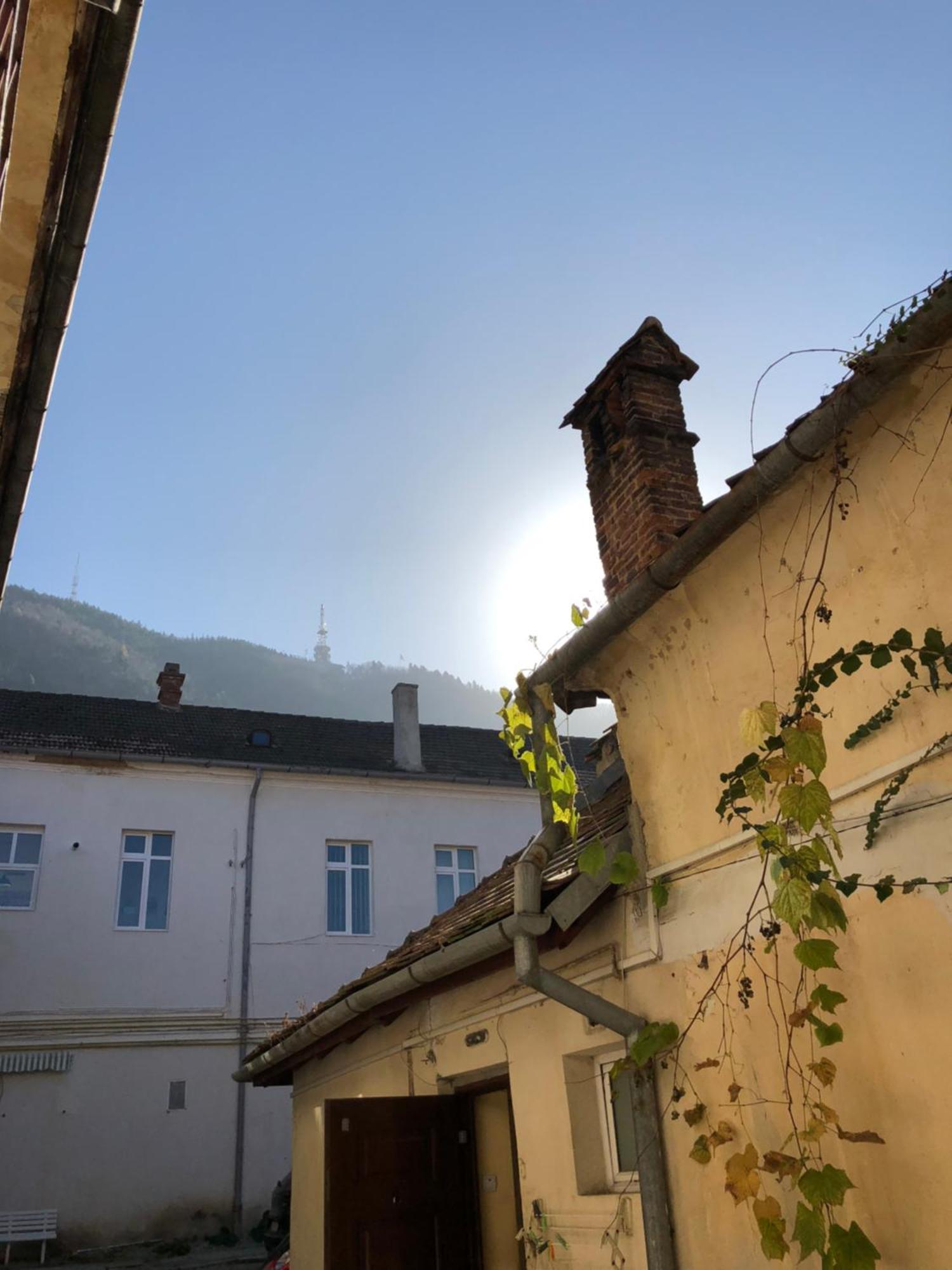 Charming Old Town Flat With Mountain View Leilighet Braşov Eksteriør bilde