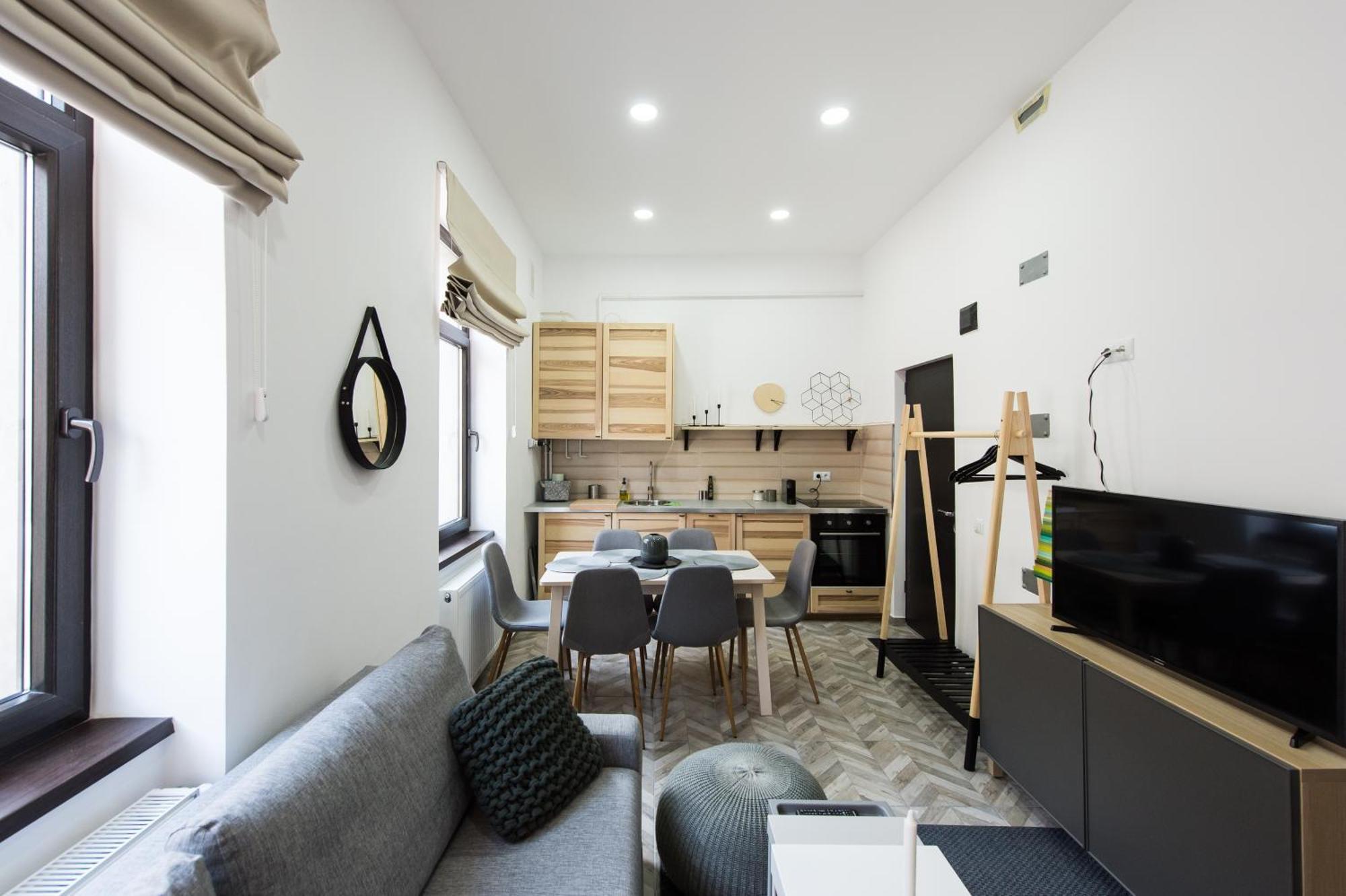 Charming Old Town Flat With Mountain View Leilighet Braşov Eksteriør bilde