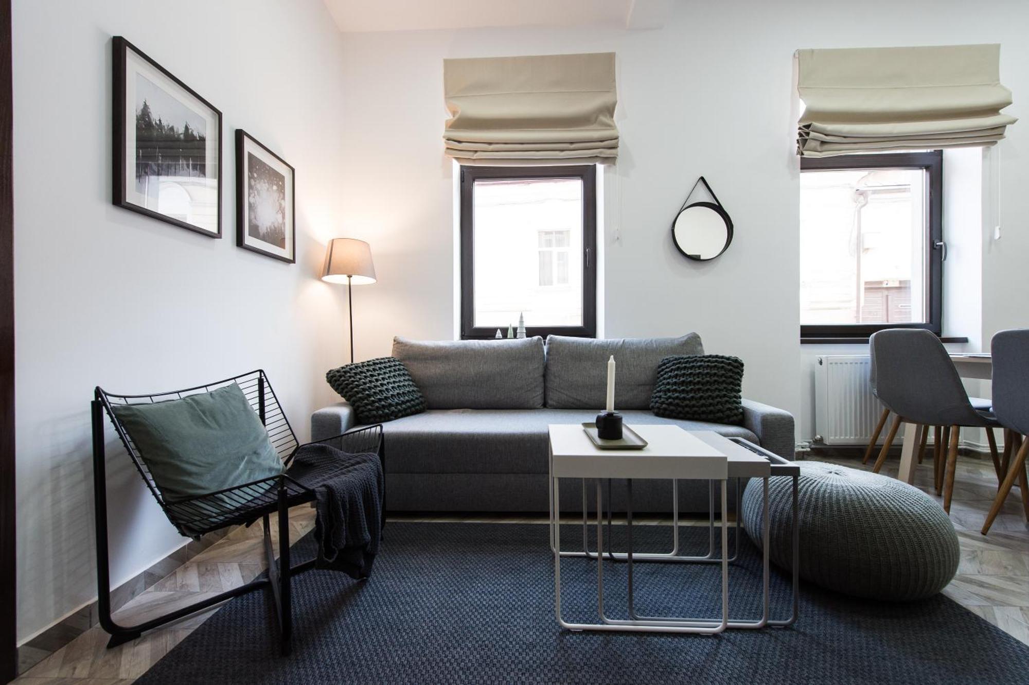 Charming Old Town Flat With Mountain View Leilighet Braşov Eksteriør bilde