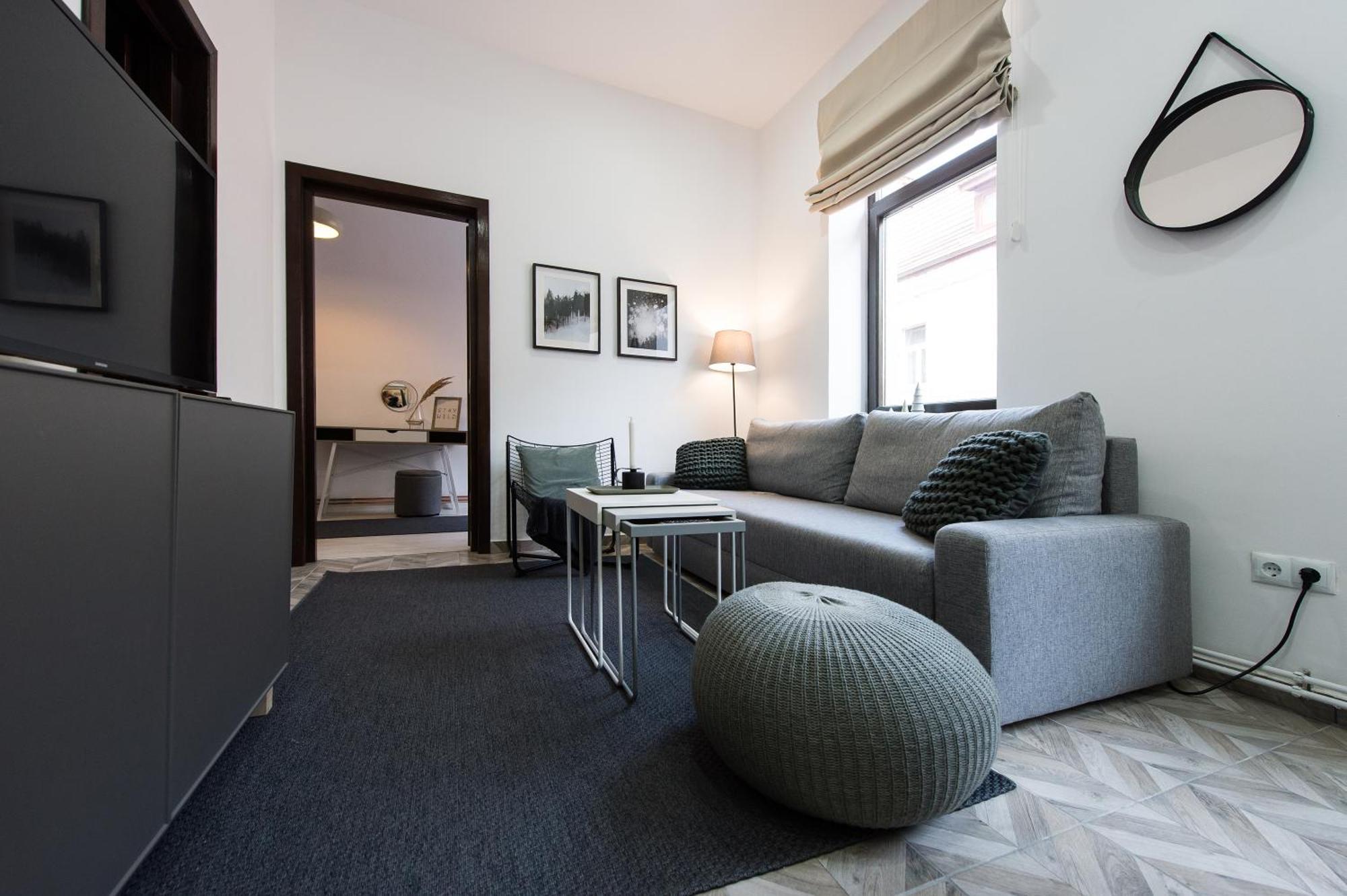 Charming Old Town Flat With Mountain View Leilighet Braşov Eksteriør bilde