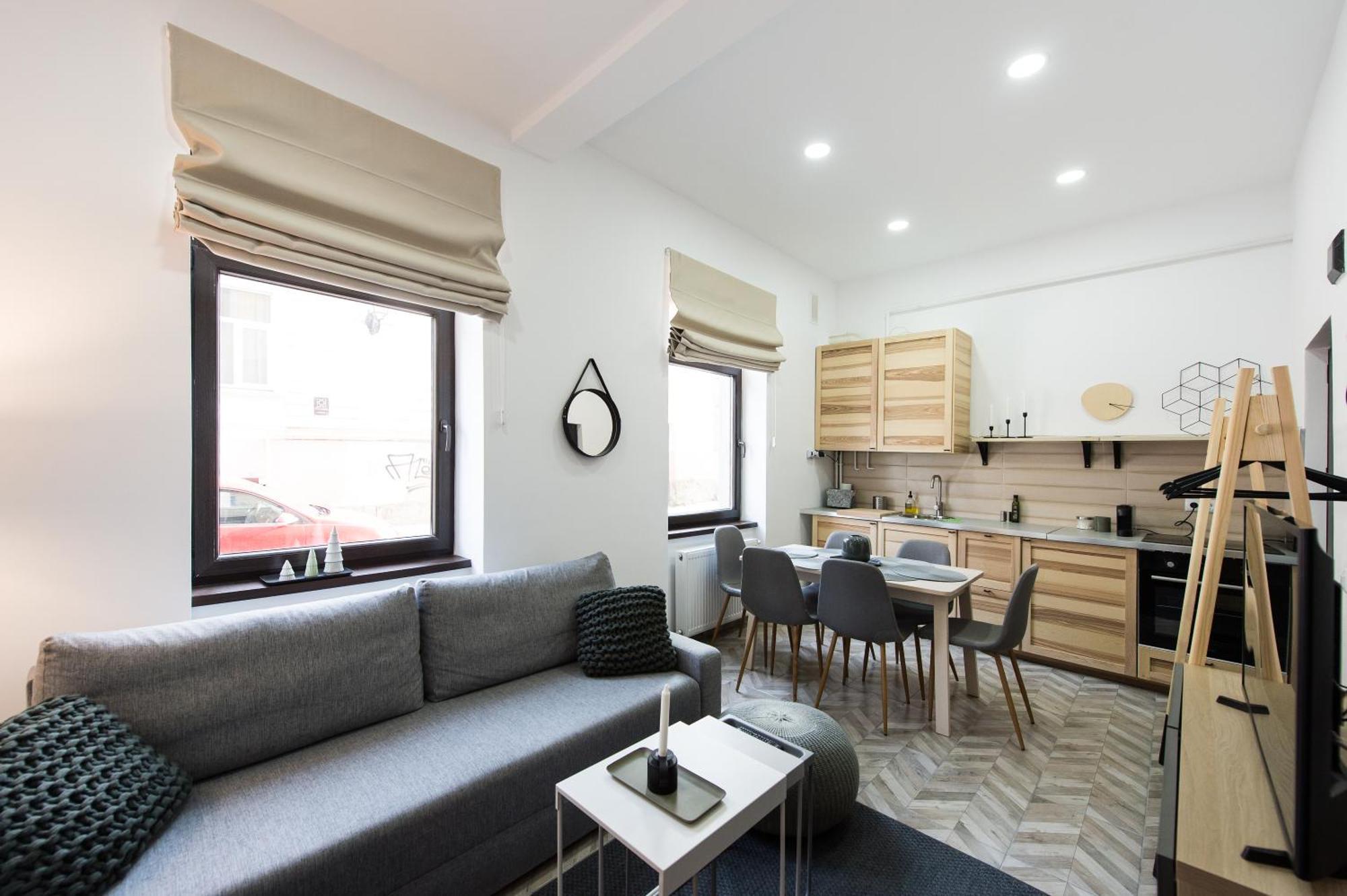 Charming Old Town Flat With Mountain View Leilighet Braşov Eksteriør bilde
