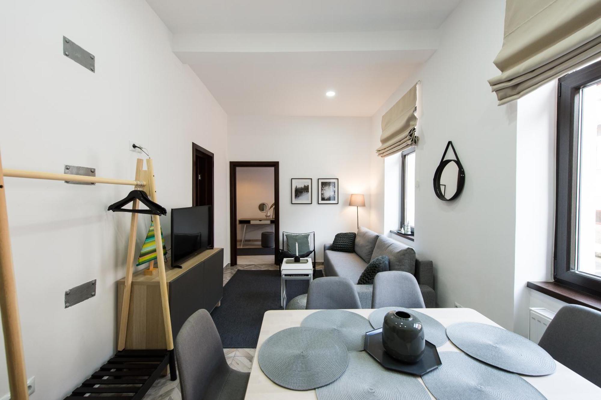 Charming Old Town Flat With Mountain View Leilighet Braşov Eksteriør bilde