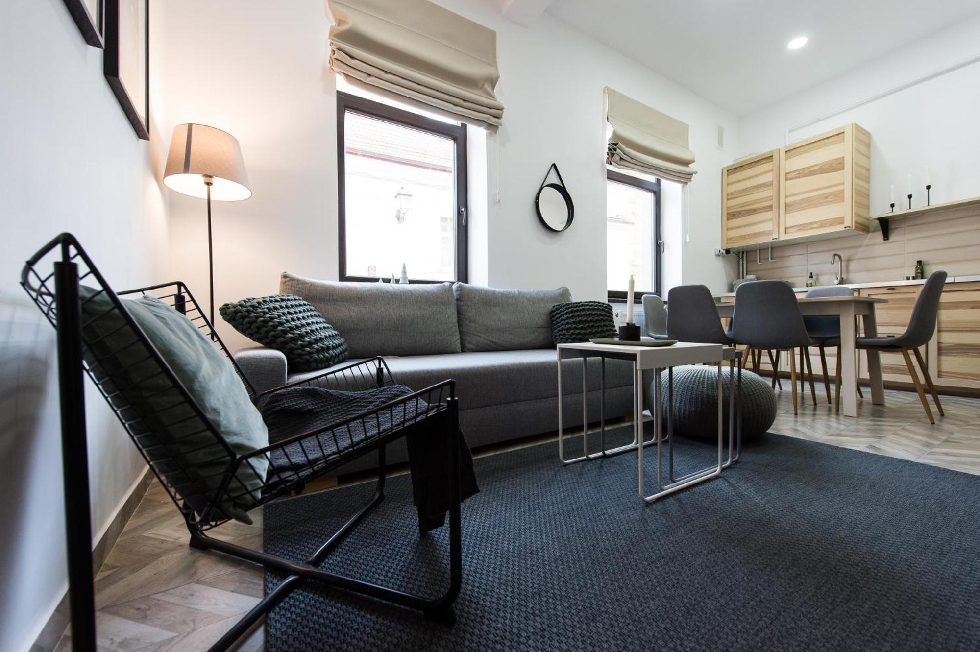Charming Old Town Flat With Mountain View Leilighet Braşov Eksteriør bilde