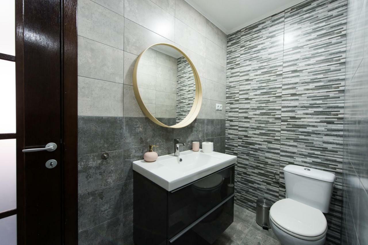 Charming Old Town Flat With Mountain View Leilighet Braşov Eksteriør bilde